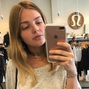 Meet your Posher, Aly